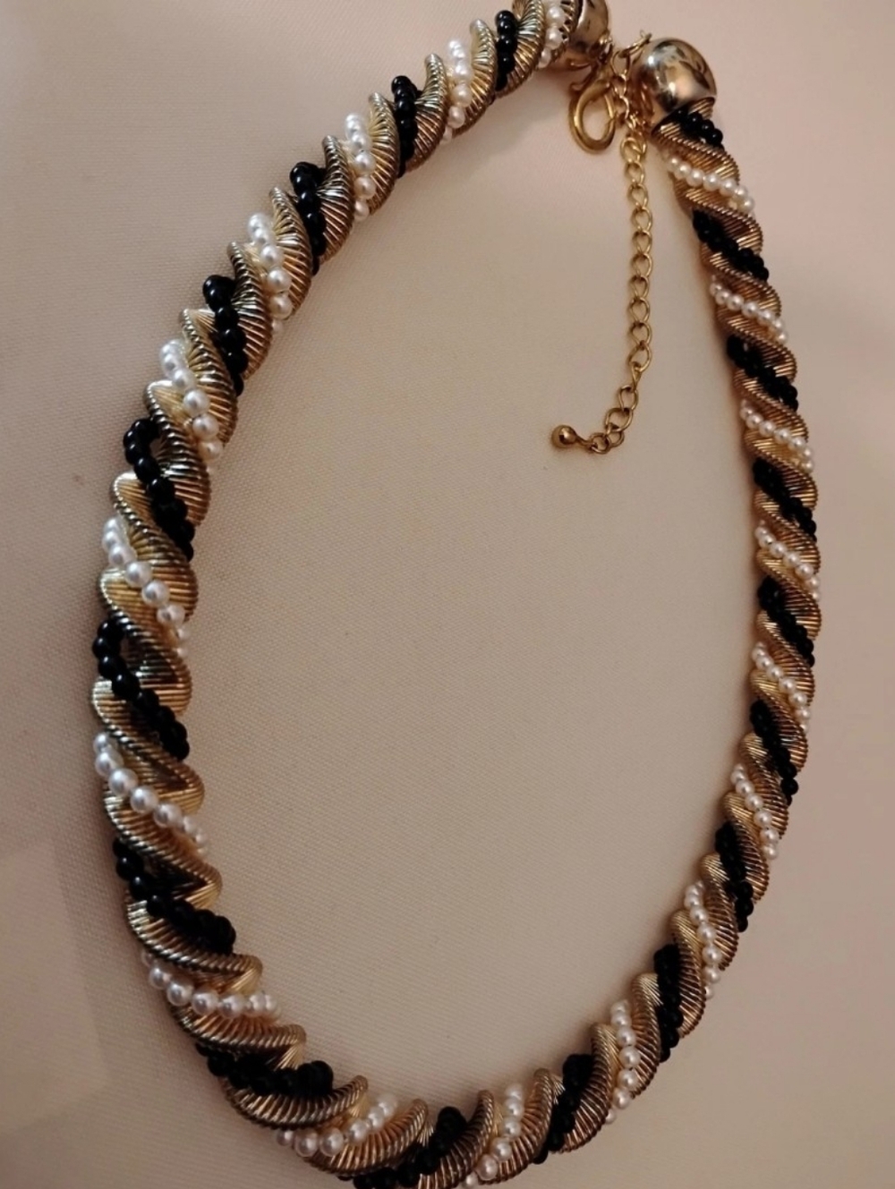 Vintage  Gold Tone Rope Necklace with Faux pearls/ Black  Seeds Twist Design 22"